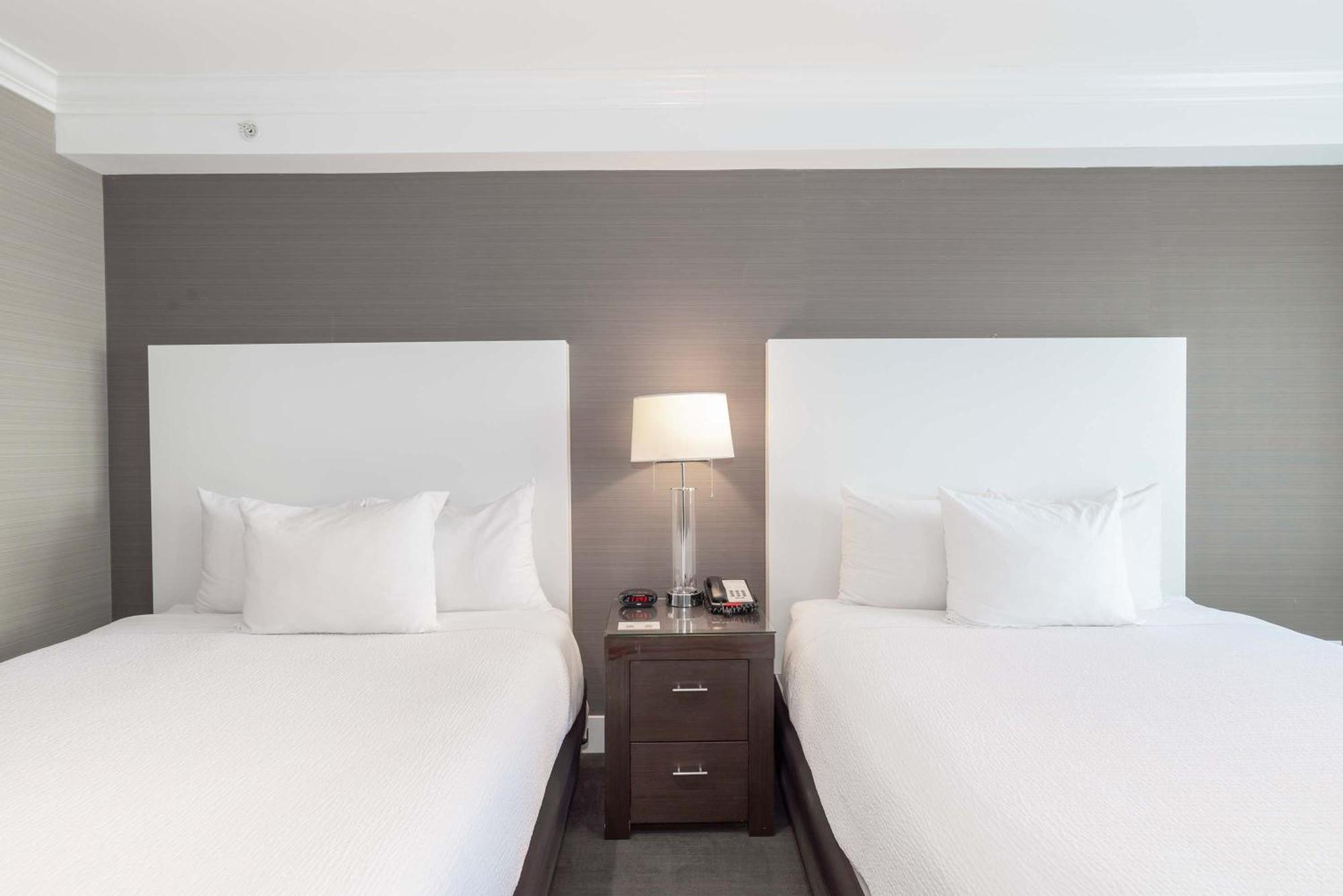 Sandman Hotel Abbotsford Airport Екстериор снимка