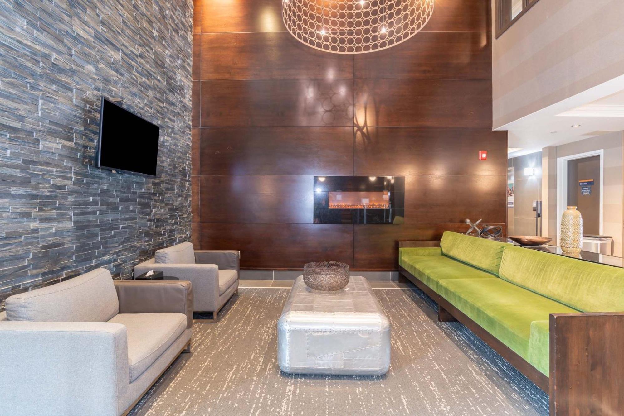 Sandman Hotel Abbotsford Airport Екстериор снимка