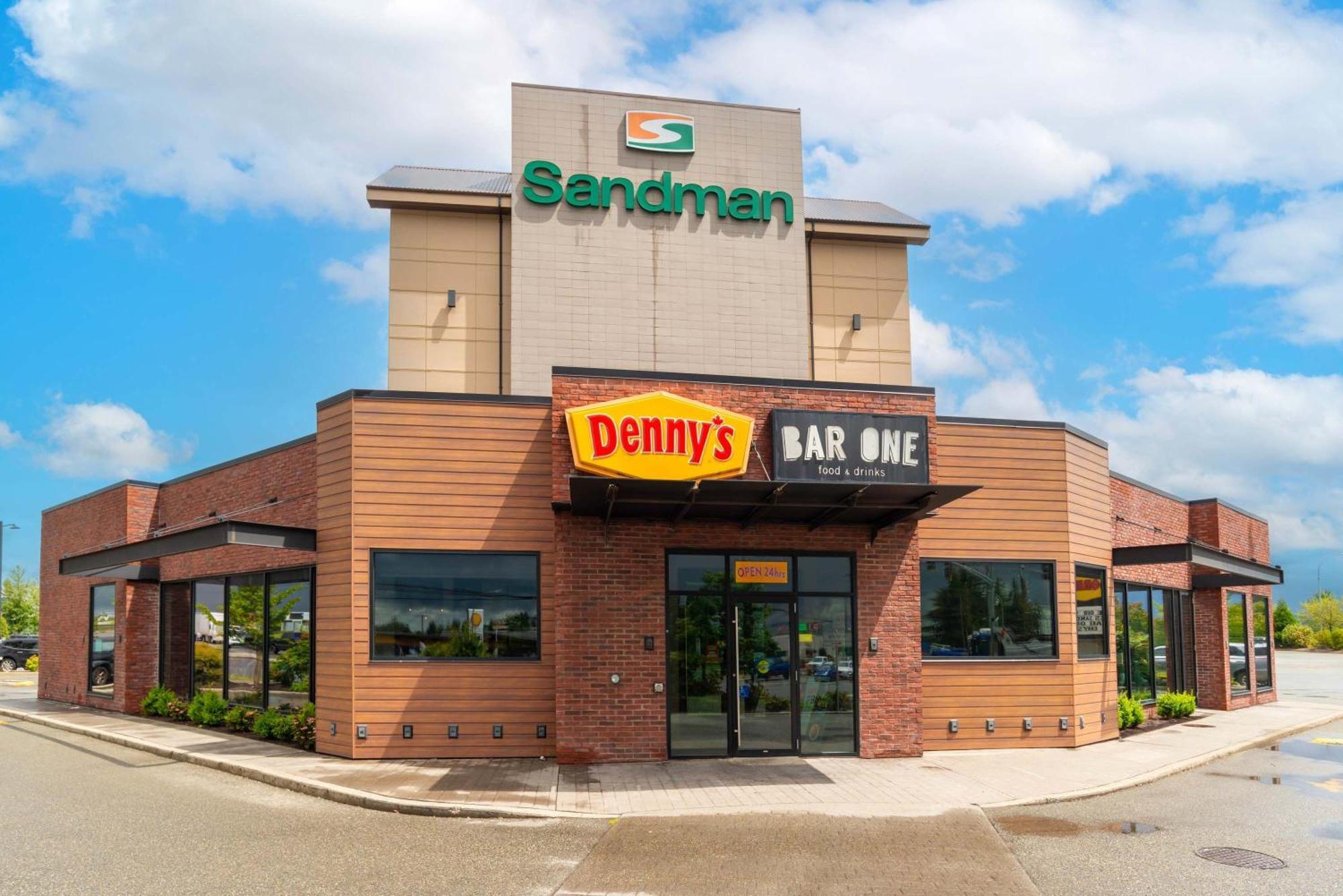 Sandman Hotel Abbotsford Airport Екстериор снимка